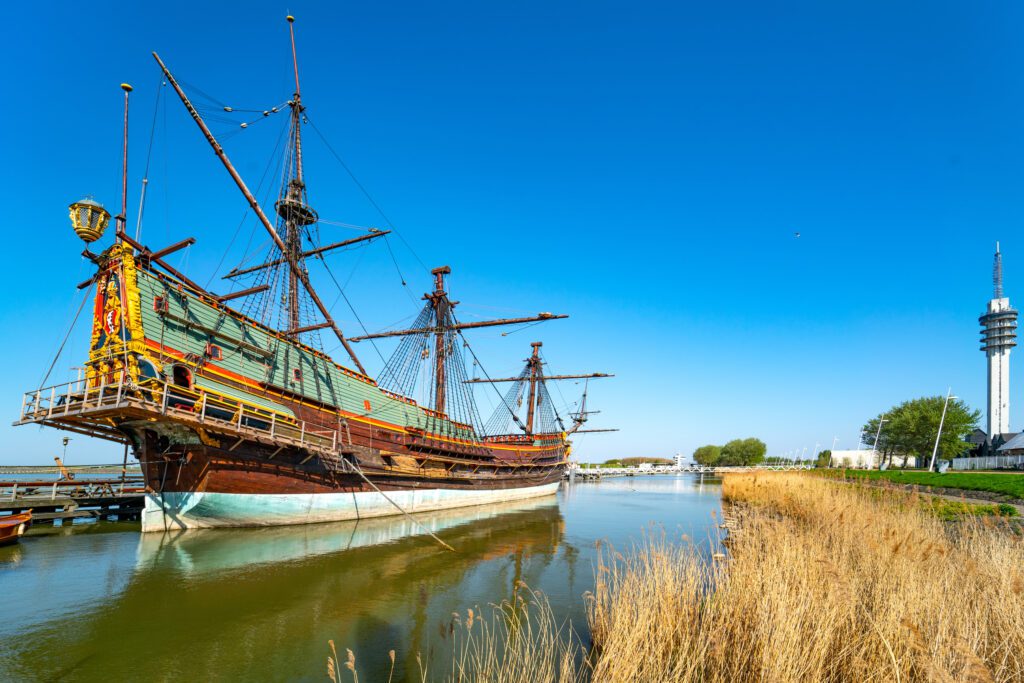 Replika av Batavia i Lelystad, en ostindiefarare som tillhörde Nederländska Ostindiska Kompaniet och som sjönk 1628