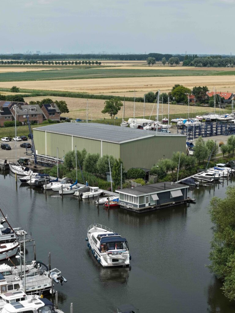Jachthaven Strijensas indoor outdoor boat winterstorage
