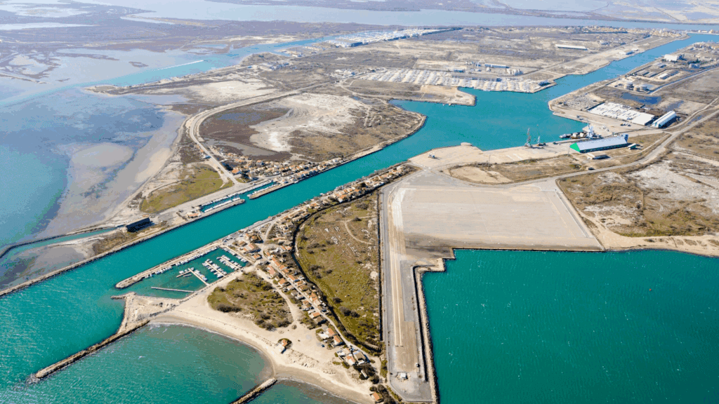 Port Napoléon Mediterranean port ashore storage