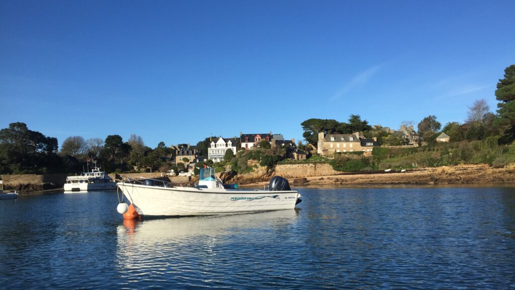 Kyrios at the Port Clos anchorage in Bréhat