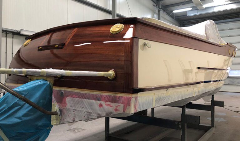Wood boat De Geus Flevo Marina Lelystad