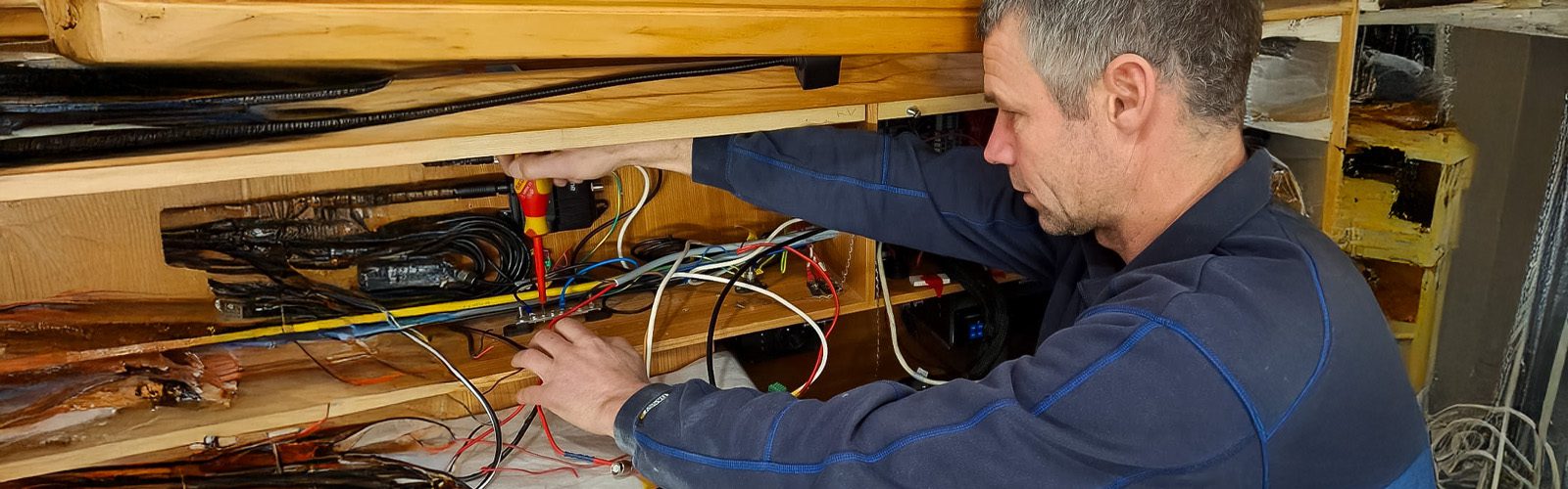 Engine work Jachtservice and Refit Flevo Marina