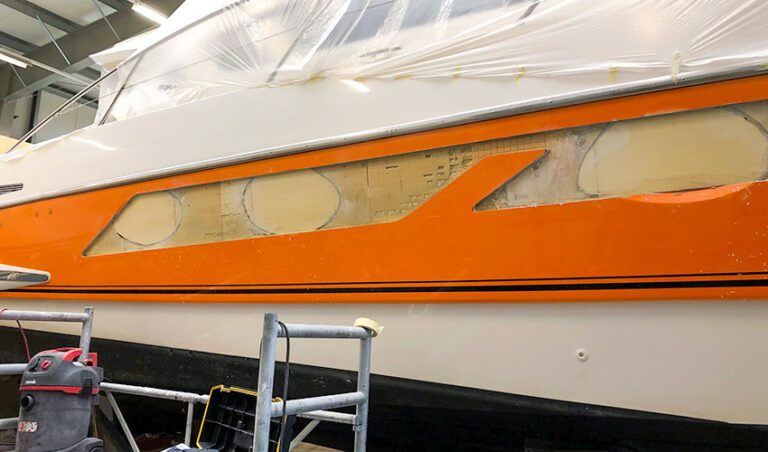 Jachtservice & Refit Flevo Marina paiting work Veuve Clicquot