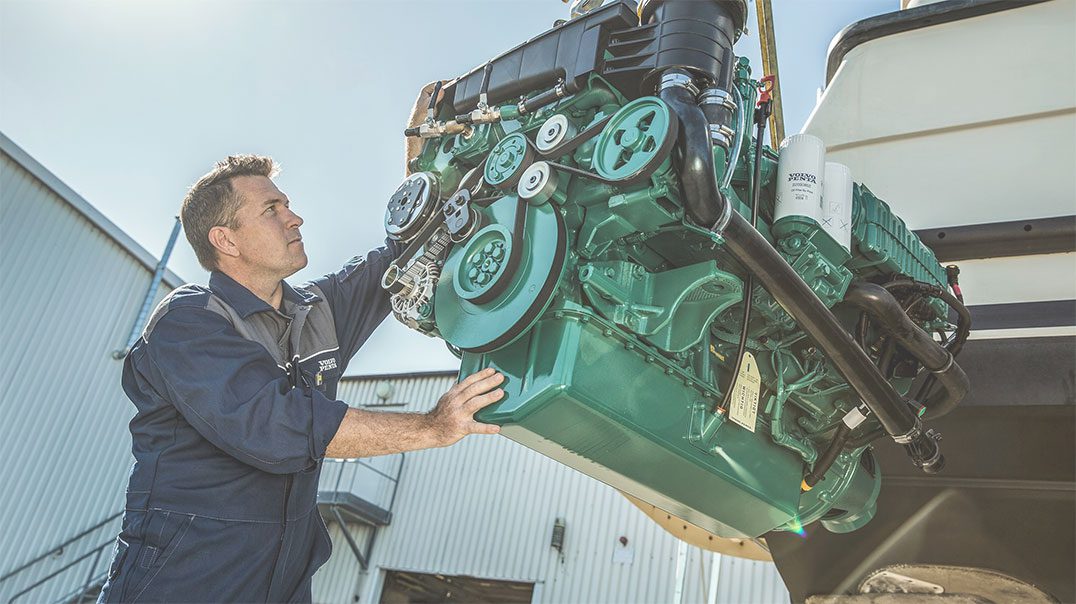 Engine installation Jachtservice and Refit Flevo Marina