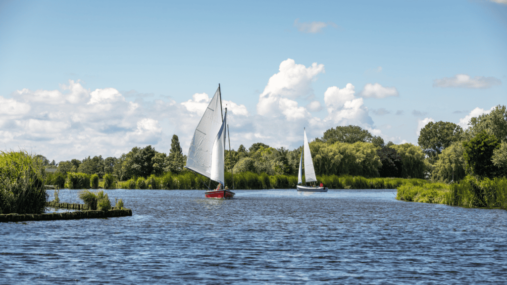 Sailing between France and the Netherlands